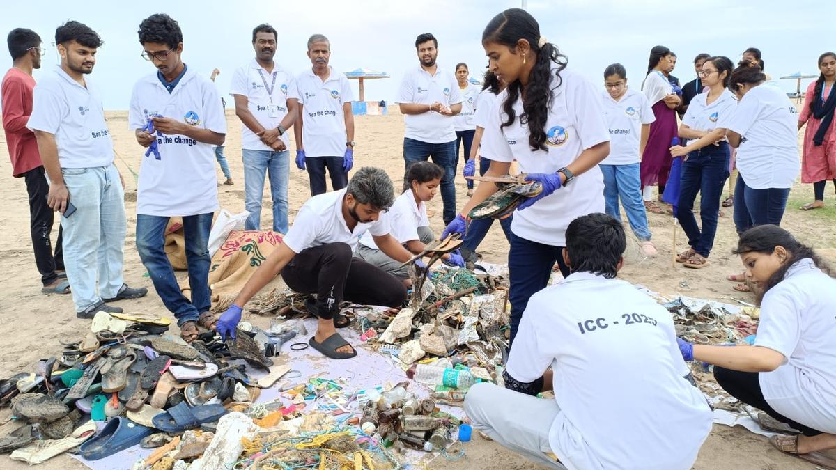 Cleaning drive held at Nagapattinam's New Beach